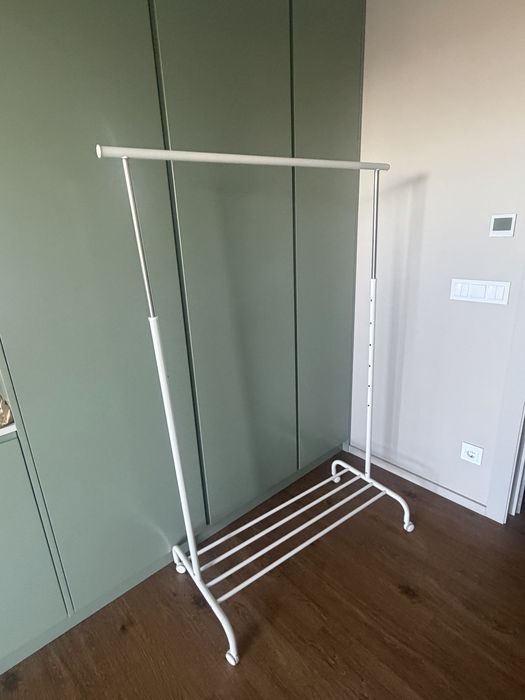 IKEA suporte para cabides
