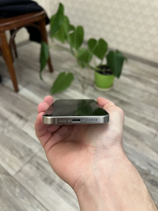 iPhone 15 Pro 128GB Natural Titanium