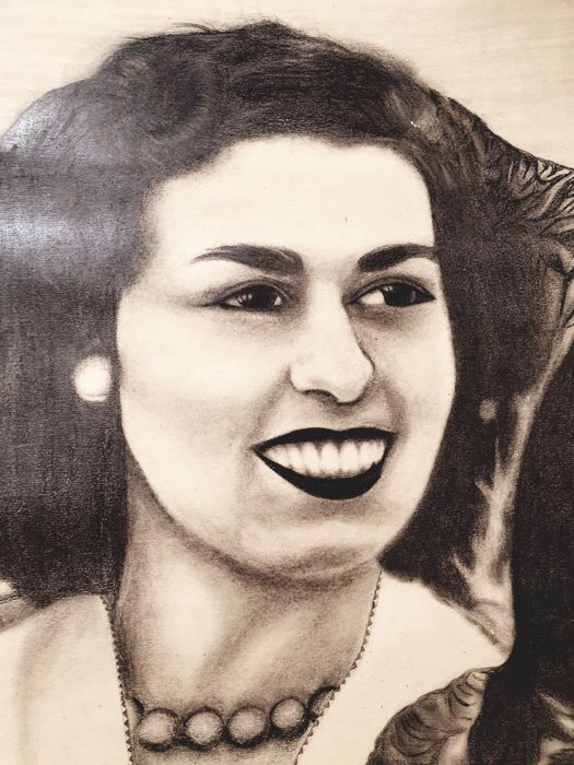 Antigo retrato de uma Senhora - assinado Ubiraton Tricta S. Paulo 1950