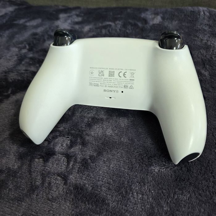 Dualsense Pad do Ps5 Opis