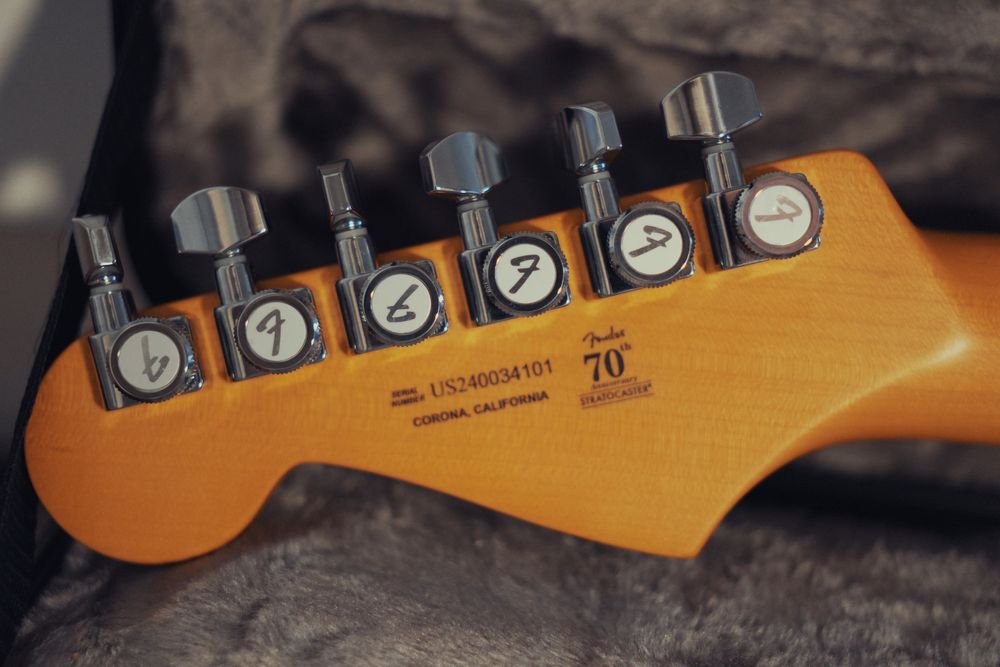 Guitarra Fender American Ultra II Stratocaster HSS MN SRD Igual a Nova