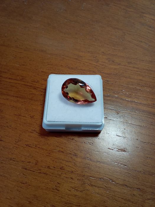 Alexandrita certificada com mudança de cor