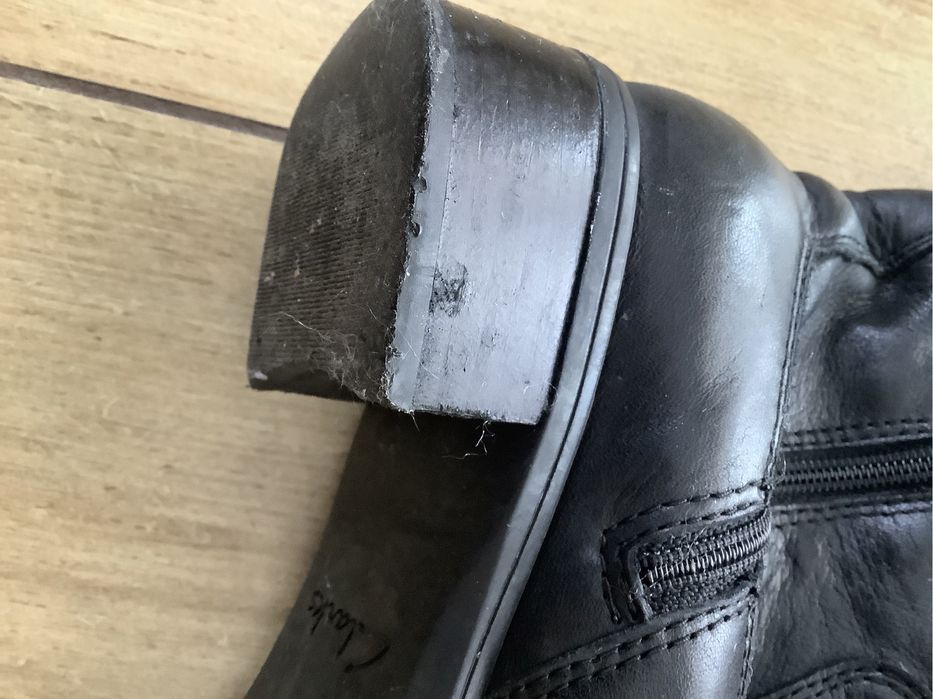 Czarne skórzane kozaki damskie Clarks rozmiar 37 lub 37,5