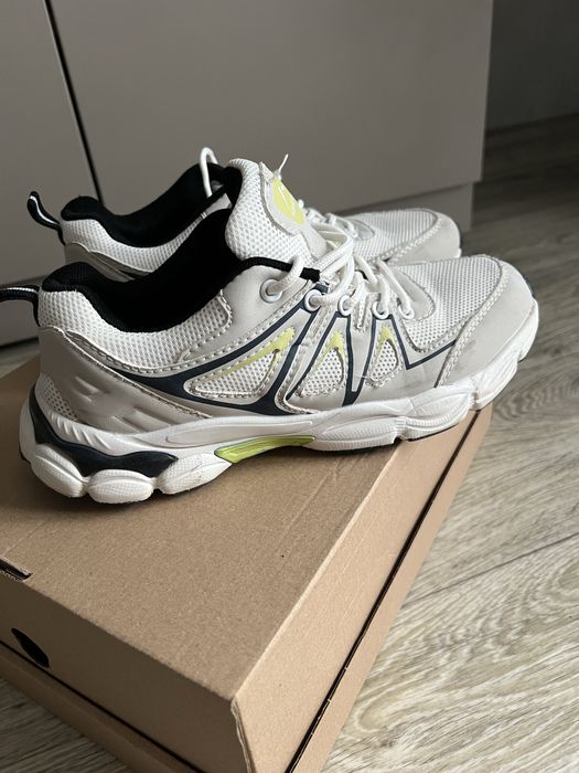 Кросівки на хлопчика 39 р