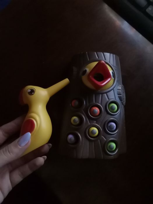 Магнитный дятел, игра монтессори