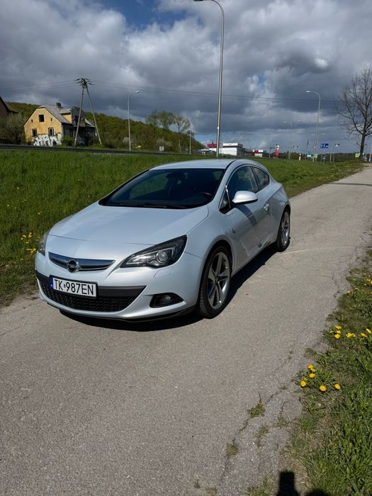 Opel Astra J Gtc 165 km