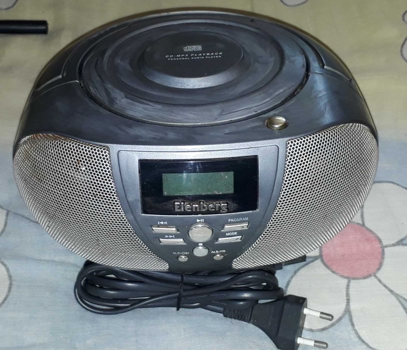 CD/Радио Магнитола/Плеер Кассетный.От сети и на батарейках.-3шт.разных