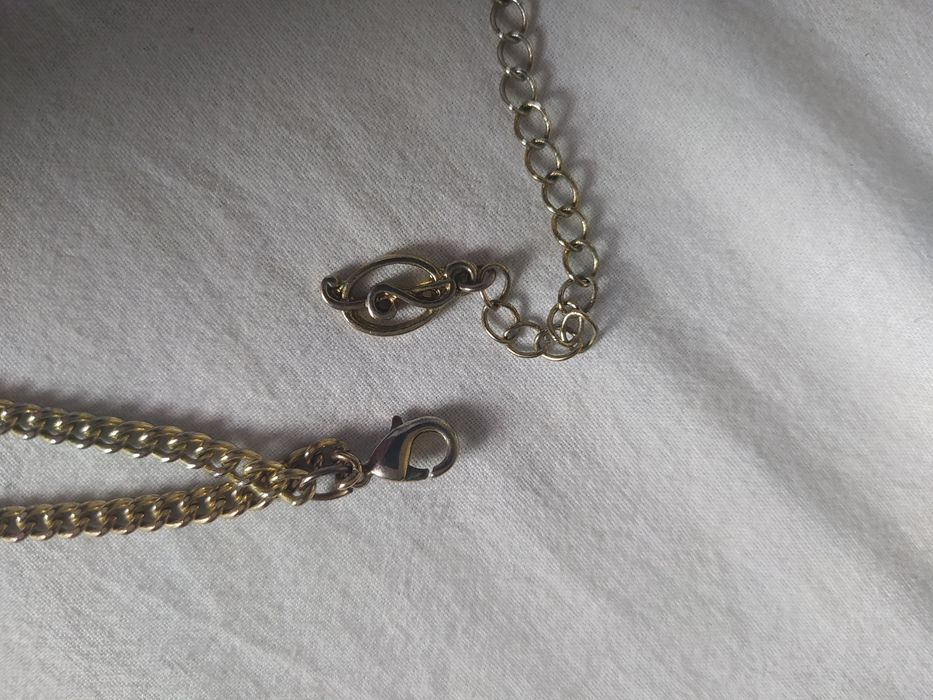 Elegancki, efektowny łańcuszek o złoto-czarnym wykończeniu