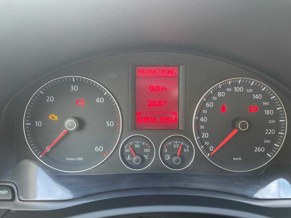 VW Golf V 1.9 TDI BlueMotion 3P | 1.9 TDI | Económico e Raro