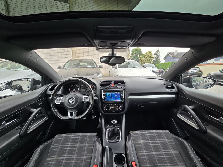 VOLKSWAGEN SCIROCCO 2.0TDI 140CV (LOOK R)
