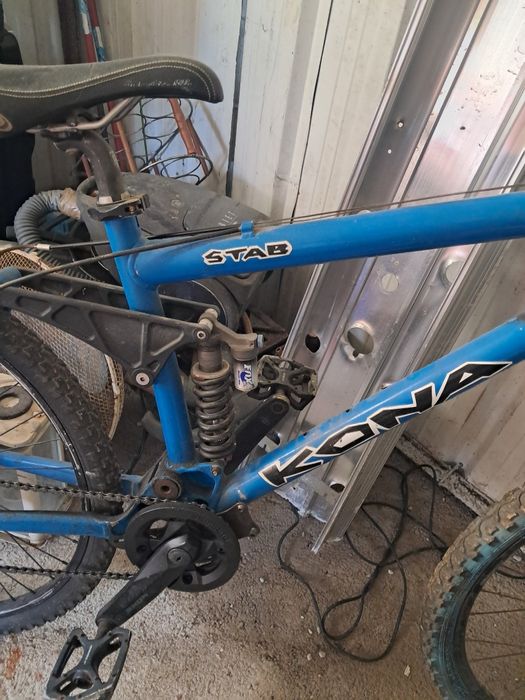Kona Stab (modelo de downhill antigo, anos 2000).