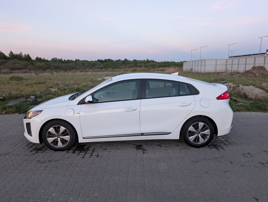 Hyundai ioniq plug in