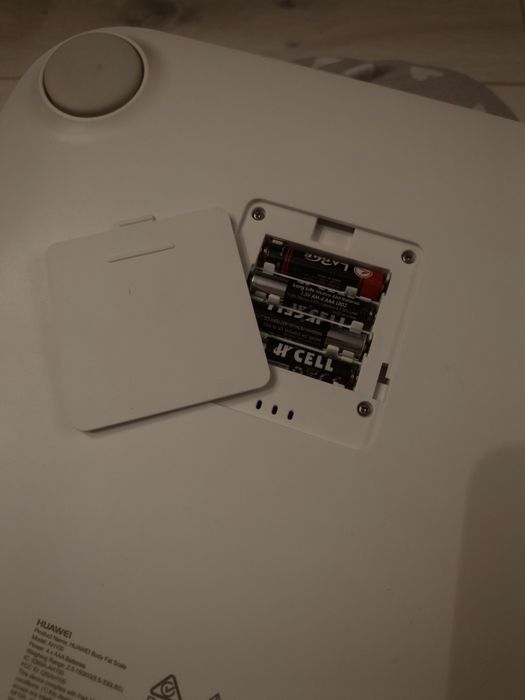 Весы напольные. Ваги на підлогу  Huawei Body Fat Scale AH100