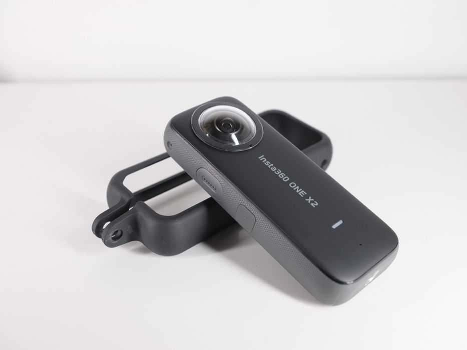 Insta360 ONE X2 + Insta360 2-in-1 Invisible Selfie Stick + Tripod