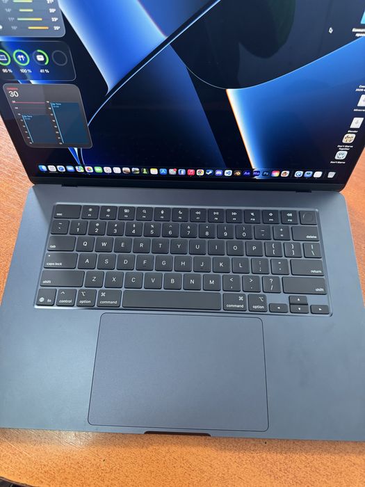 Macbook air M4 256gb 16 озу