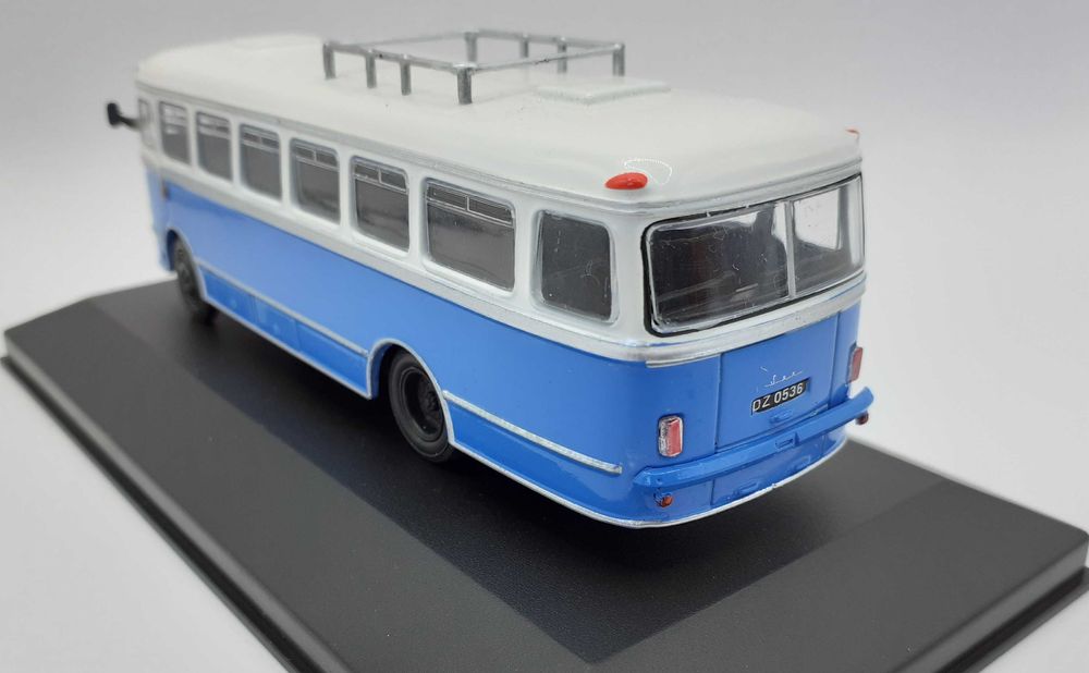 Autocarro em miniatura escala 1:72