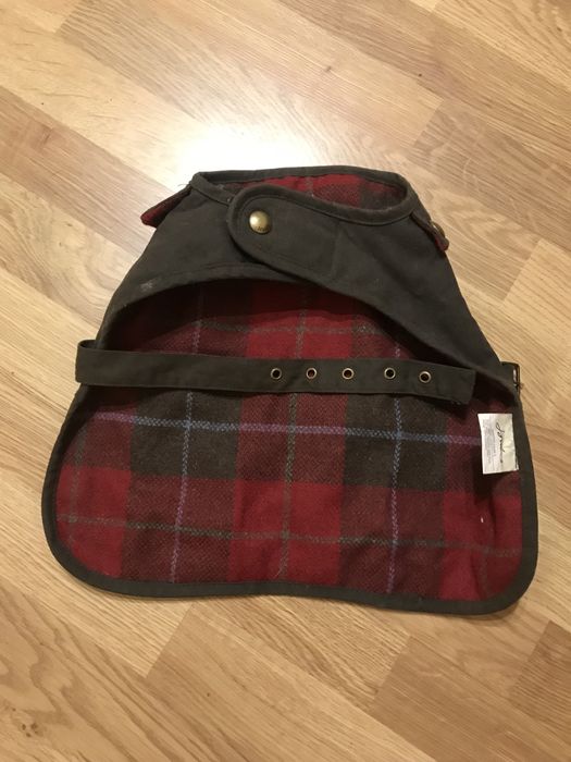 Попони  та жилети для собак