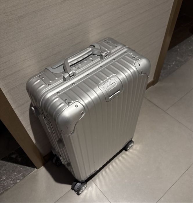 Vendo mala de cabine. Usada uma vez. Como nova, super leve e versátil
