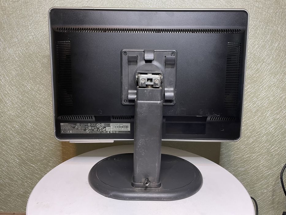 Монітор HP 19 дюймів Audio in