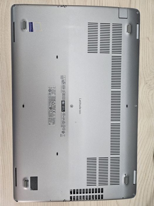 Dell Latitude 5511 i5-10400H/16Gb/SSD 256Gb/Nvidia MX250/15.6" IPS