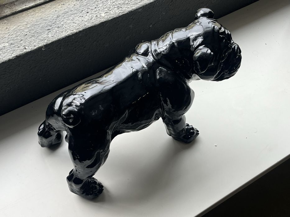 Estátua de porcelana Bulldog inglês preto