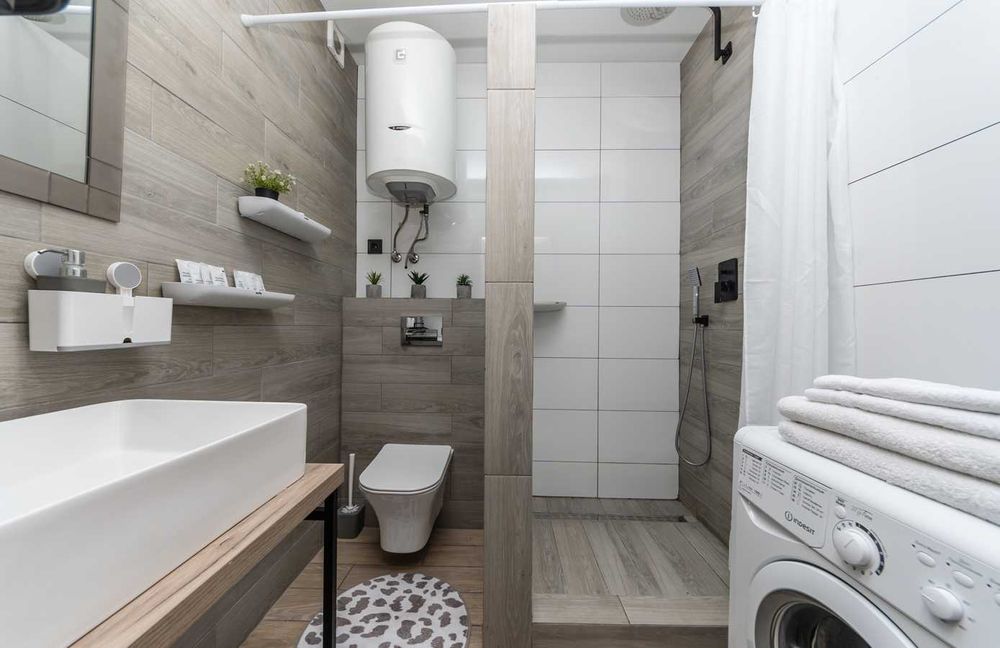 Є своє укриття! Стильна студія біля метро, Бажана, 17.