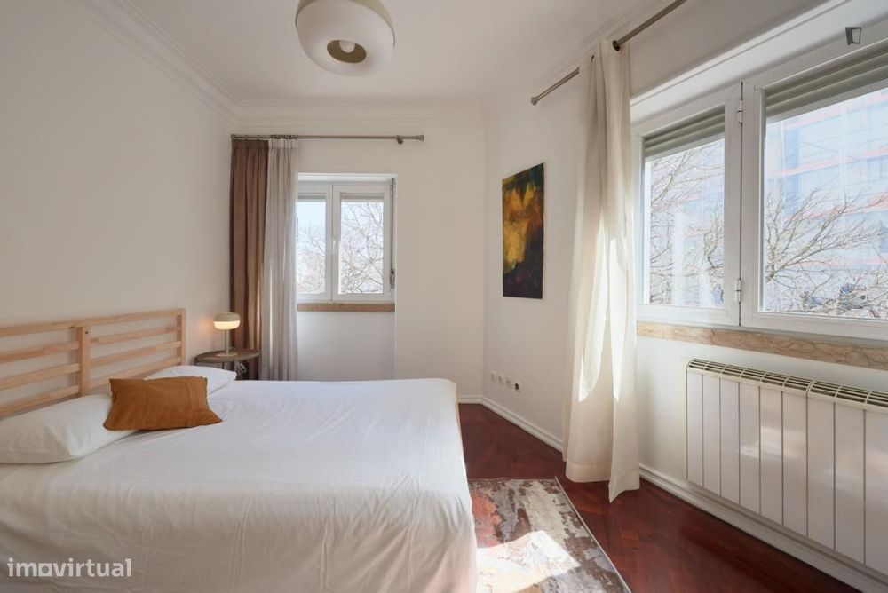 Quarto - localizado em Arroios Lisbon