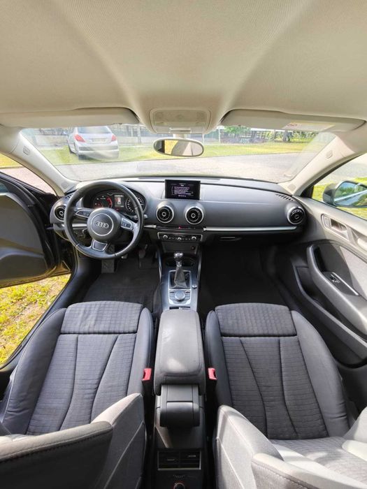 Audi A3 Sportback 1.6 TDI Attraction (2013)