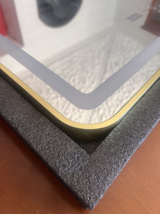 Espelho LED - Dourado