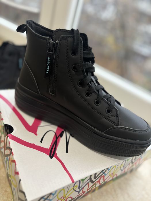 Утеплені кросівки Skechers