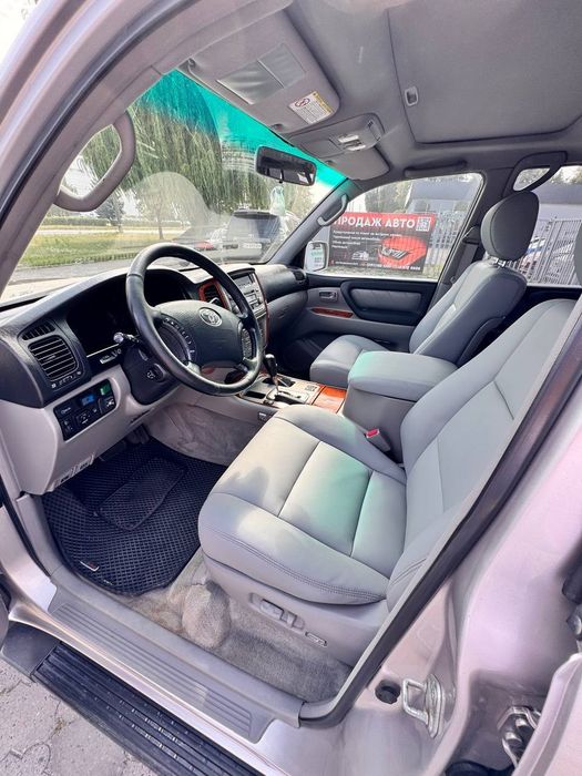 Toyota Land Cruiser 100
