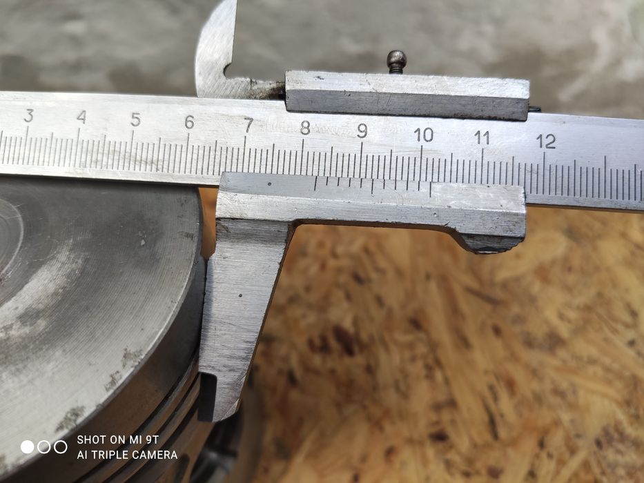 Продам поршень газ 52, 53 новые