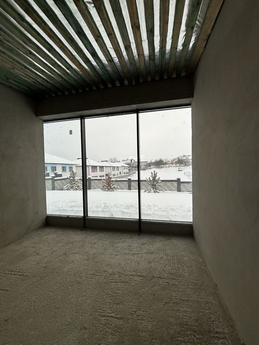 р Новобудова американка з панорамними вікнами