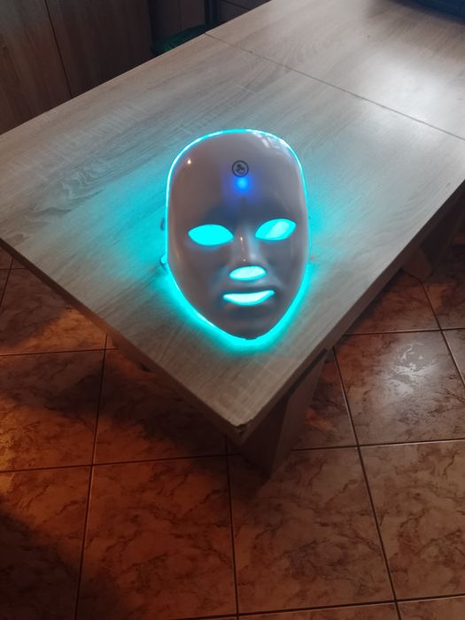 Maska LED terapia światłem