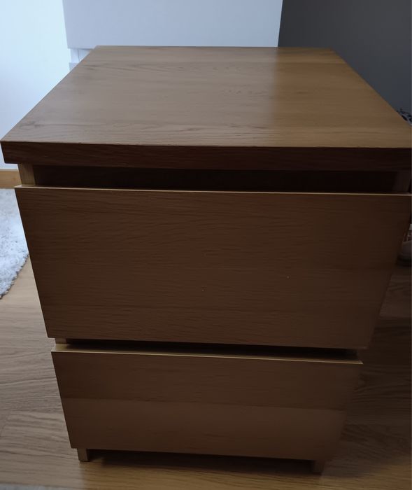 Mesa de cabeceira malm