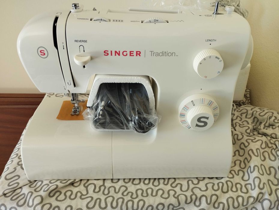 Máquina de costura Singer 2282