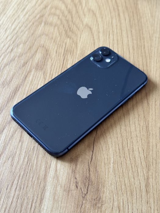 Iphone 11 64GB + etui, pudełko, kabel