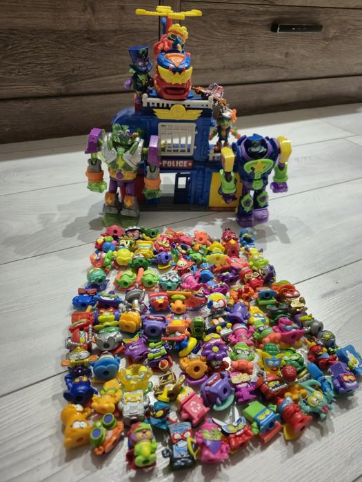 Sprzedam zestaw figurek super zinks zinks