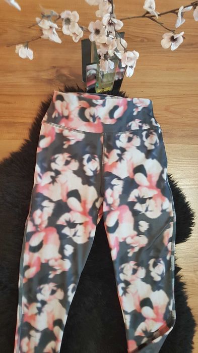 Nowość 2024:) legginsy NEW LOOK roz XS