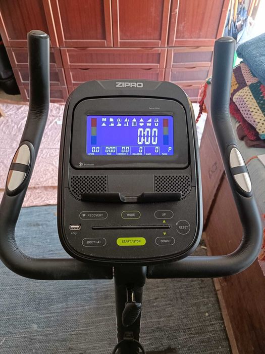 Bicicleta Estática ZIPRO Flame – Excelente Estado