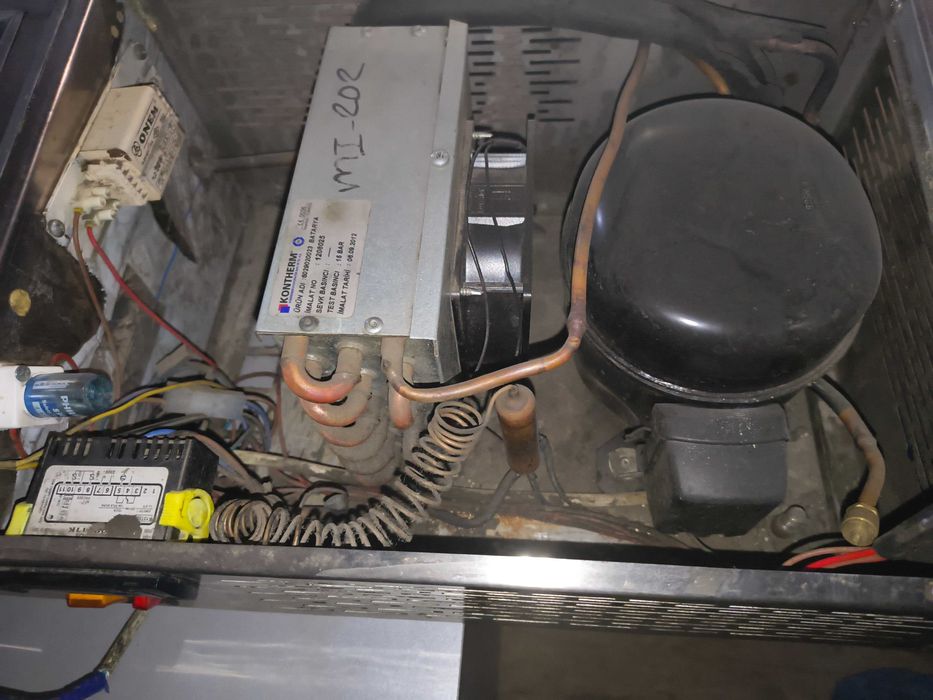 Продам холодильную настольную витрину для пиццы FAGOR MI-202 (б\у)