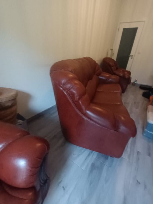 Sofás em pele - vendido em conjunto ou em separado