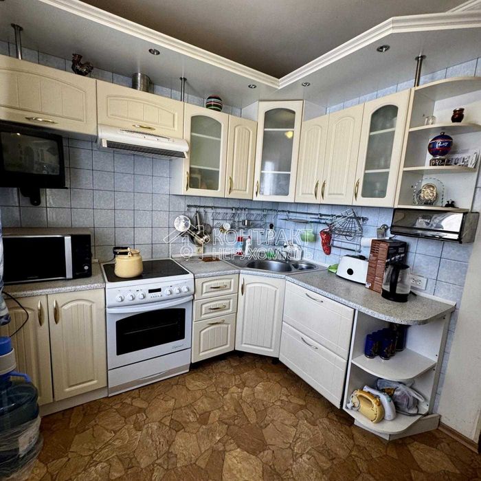 Продається 3к квартира Балакірєва