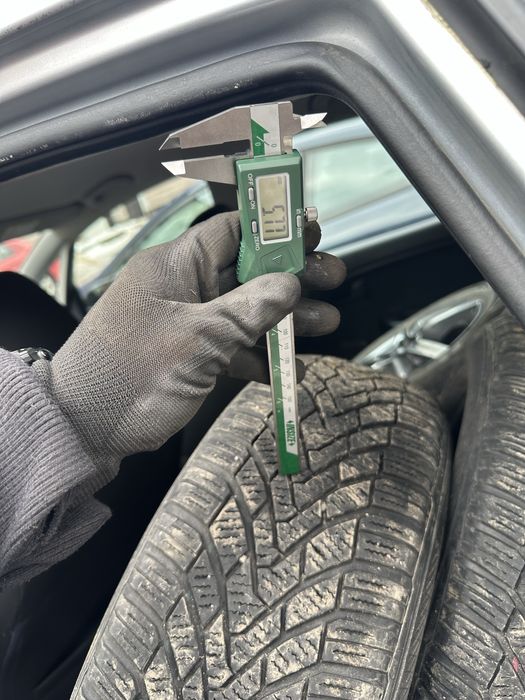 Dwie opony zimowe Continental 195/65/15