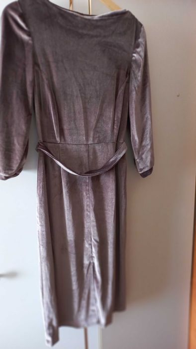 Женское нарядное платье.