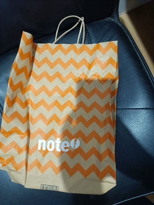 Vendo o livro "Foste a maneira mais bonita de errar"