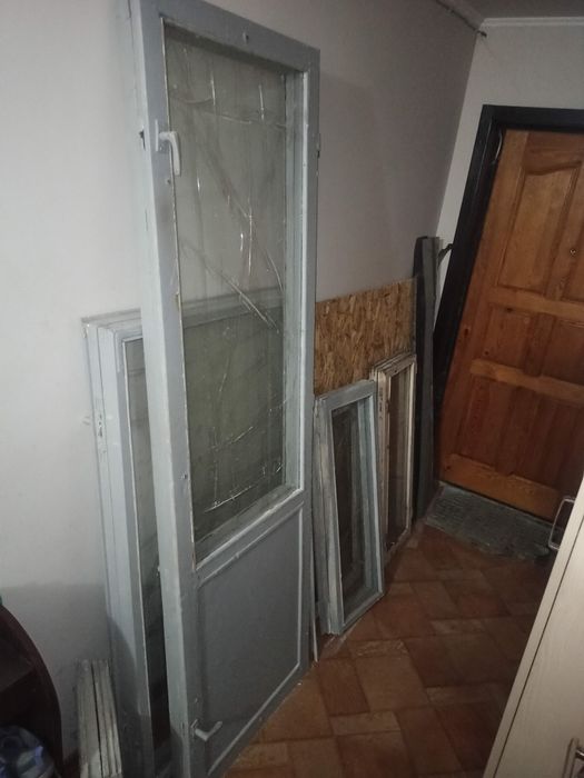 Окна. Рамы со стёклами. Дерево. Стекло оконное листовое новое