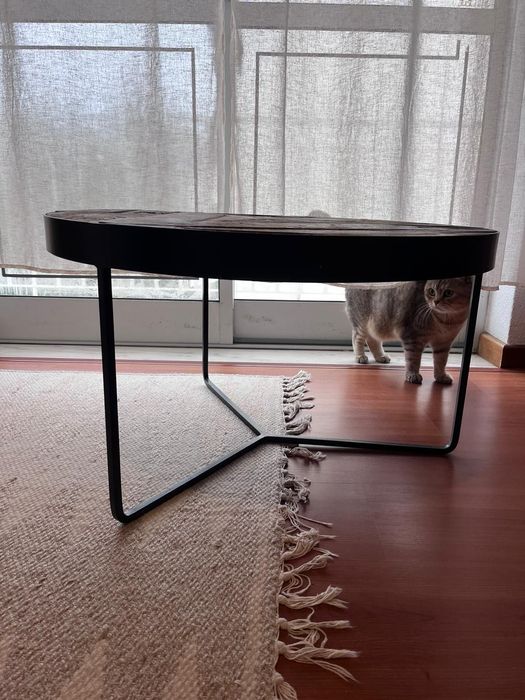 Mesa de centro redonda - madeira reciclada de barcos