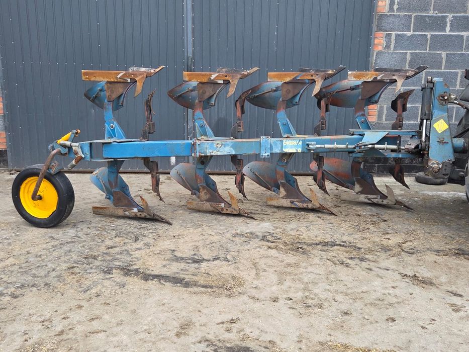 Pług Overum 3+1 zmienna szerokość