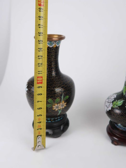 2 jarras cloisonné com suporte